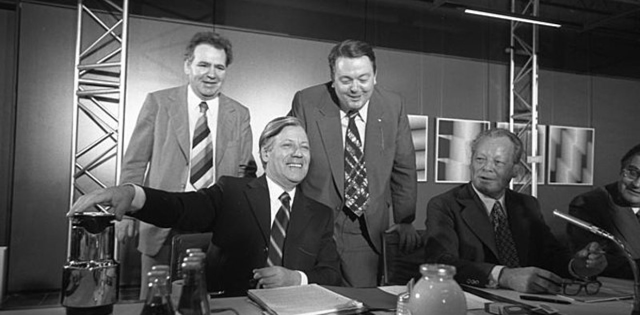 Meeting between Helmut Schmidt and the West German Social Democratic Party Leadership
