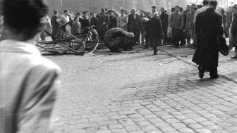 A toppled statue of Stalin in Hungary, 1956. Source: Fortepan #93005, via Wikimedia Commons, CC BY-SA 3.0.