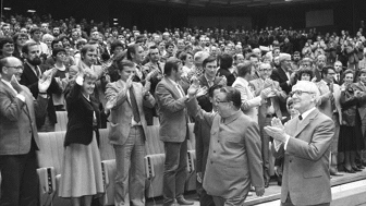 Image depicting Kim Il Sung standing side-by-side with Erich Honecker, during the North Korea leader's visit to East Germany. (Bundesarchiv, Bild 183-1984-0601-041 / Mittelstädt, Rainer / CC-BY-SA 3.0)