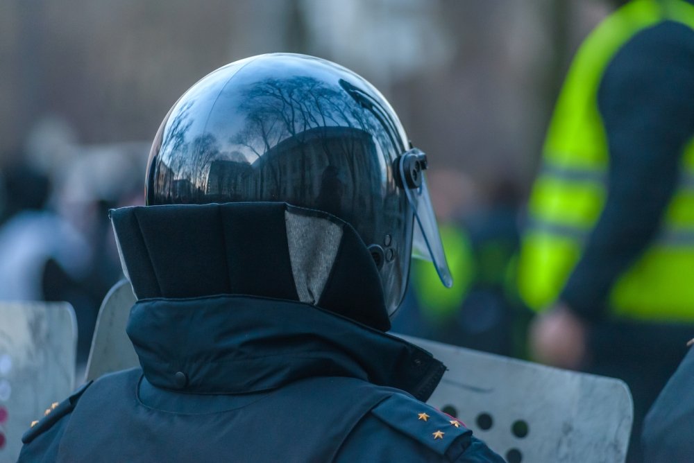 Riot police at a peaceful rally for the freedom of Alexey Navalny and political prisoners in Russia on April 21, 2021 