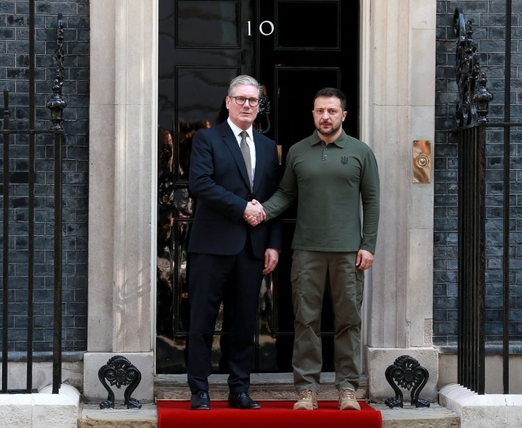 Keir Starmer and Volodymyr Zelensky