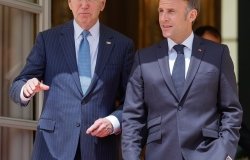 Joe Biden Emmanuel Macron